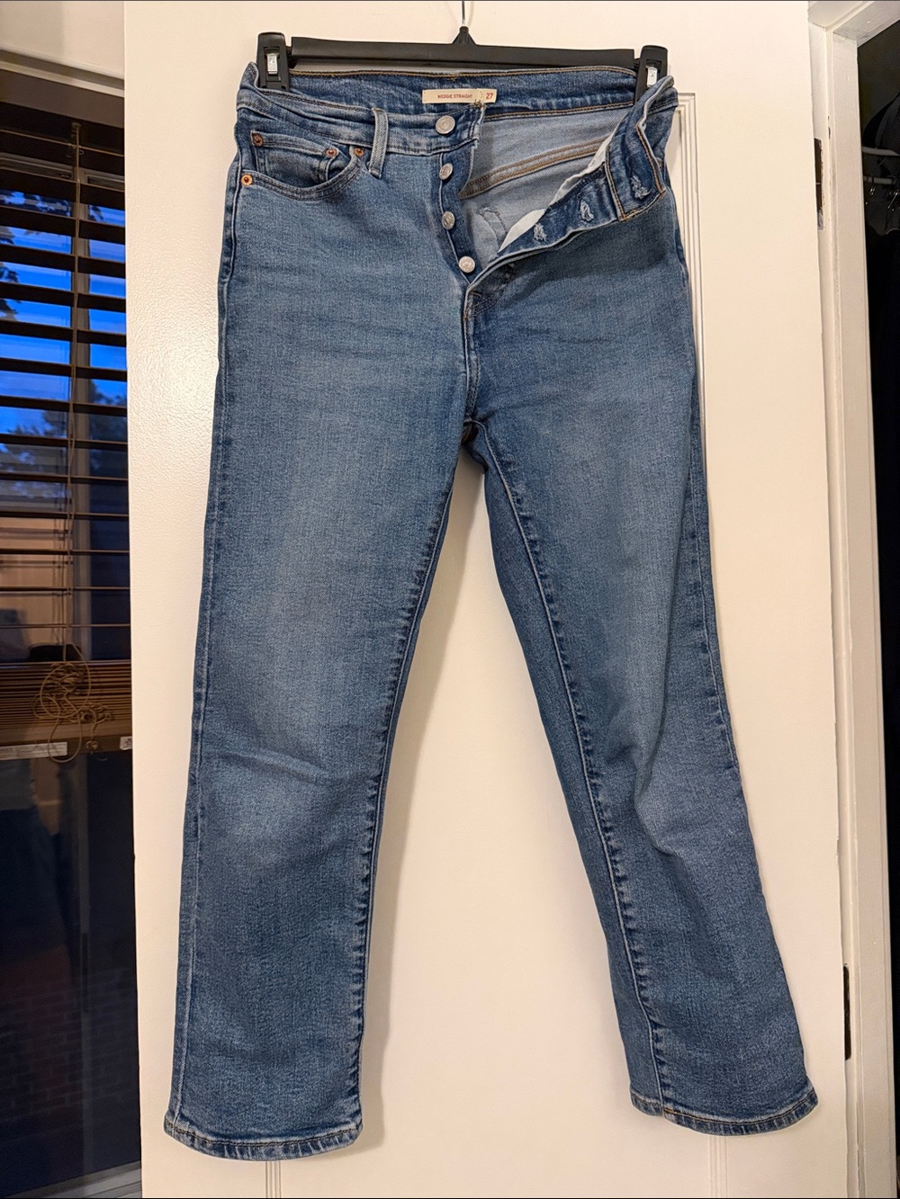 Levi Wedgie Straight Ankle Jeans - Medium Wash